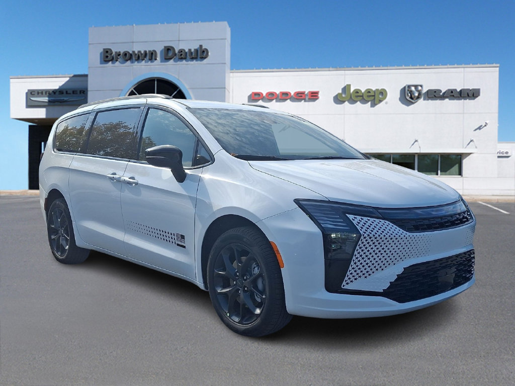 New 2027 Chrysler Pacifica Select AWD/4WD image 1