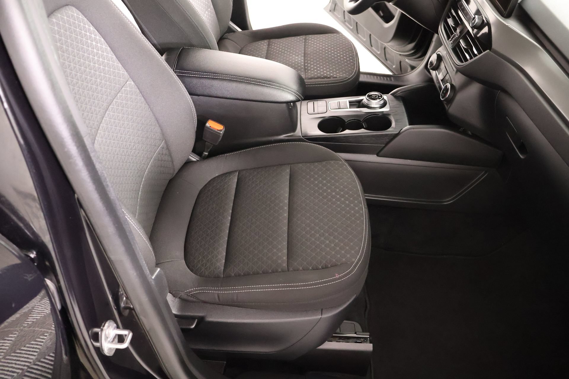 Used 2025 Ford Escape Active AWD/4WD image 12