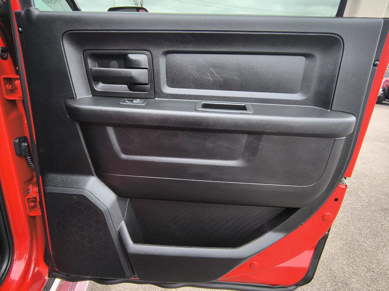 Used 2017 RAM 2500 Tradesman w/ Chrome Appearance Group image 27