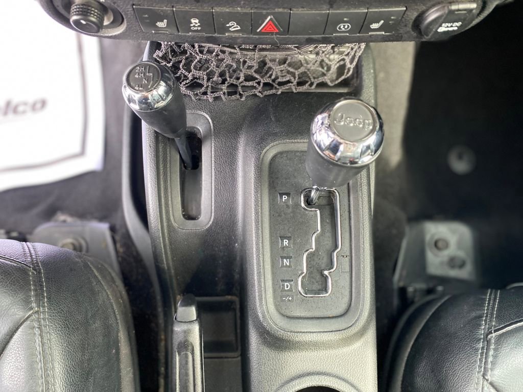 Used 2018 Jeep Wrangler Unlimited Sahara AWD/4WD image 24