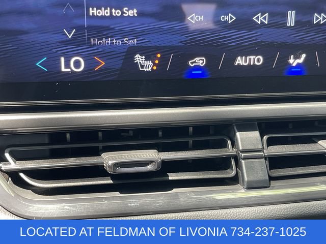 Used 2024 Chevrolet Equinox EV RS FWD image 33