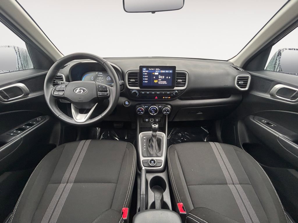Certified 2025 Hyundai Venue SEL image 13