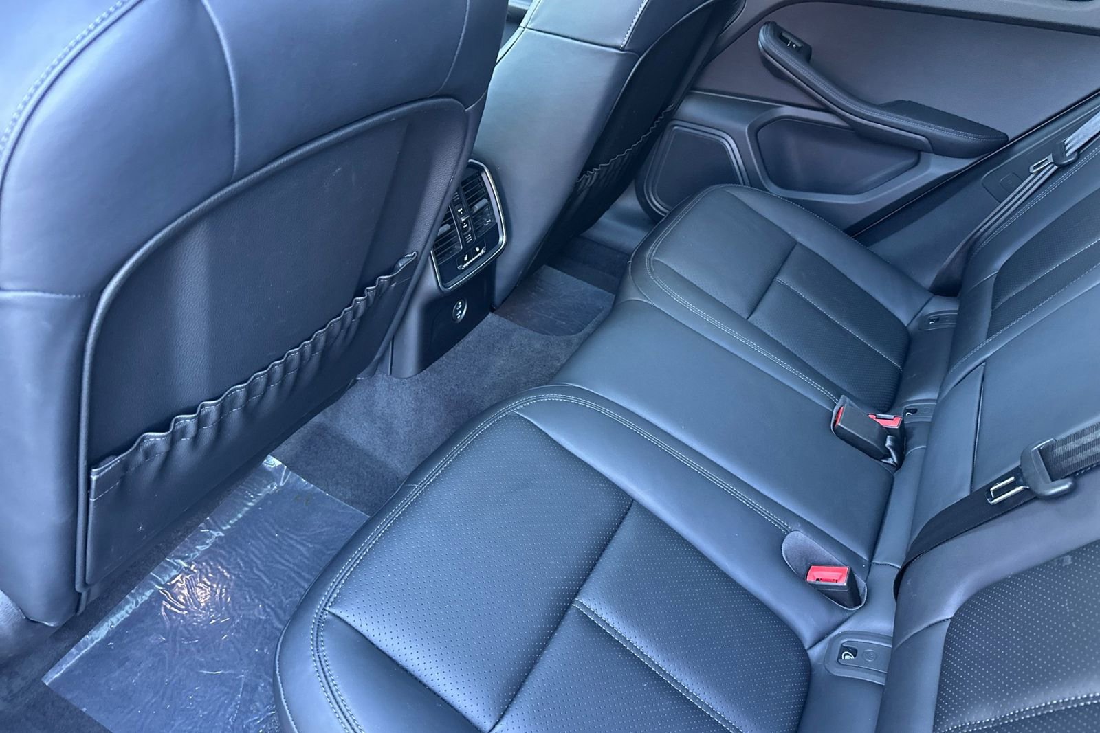 Used 2025 Porsche Macan image 15