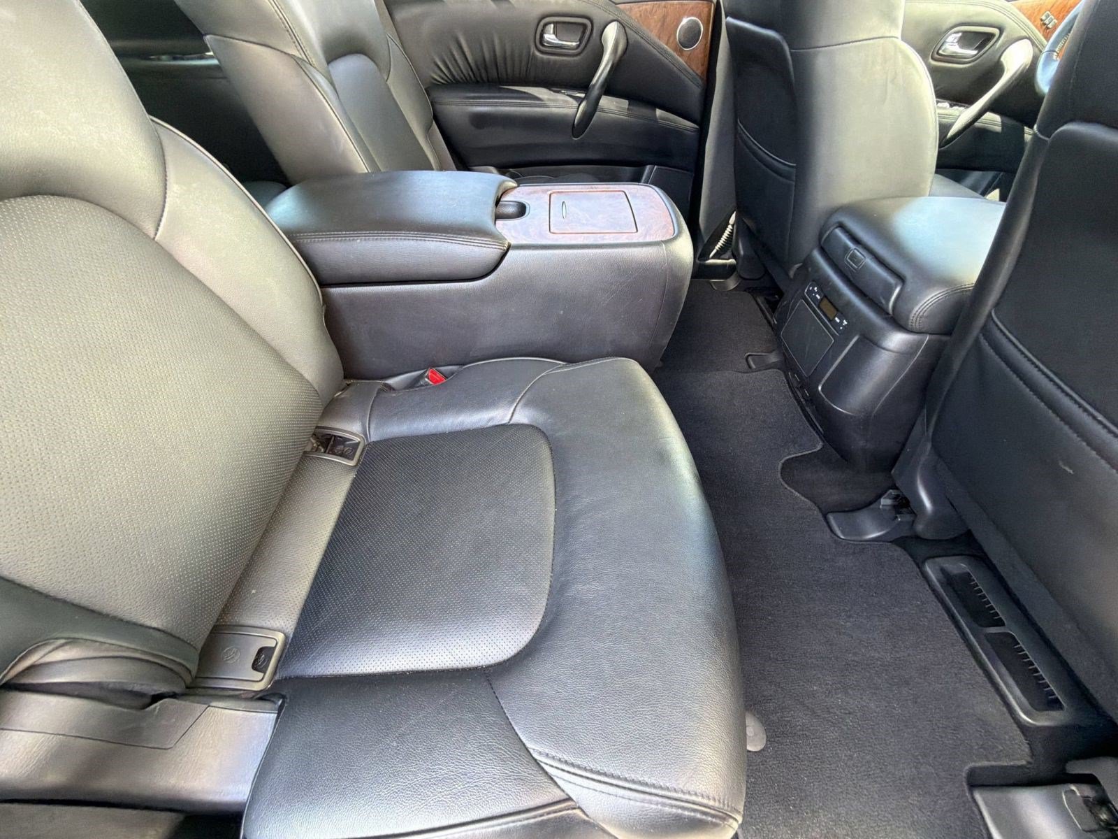 Used 2023 Nissan Armada SL w/ Captain's Chairs Package RWD image 32