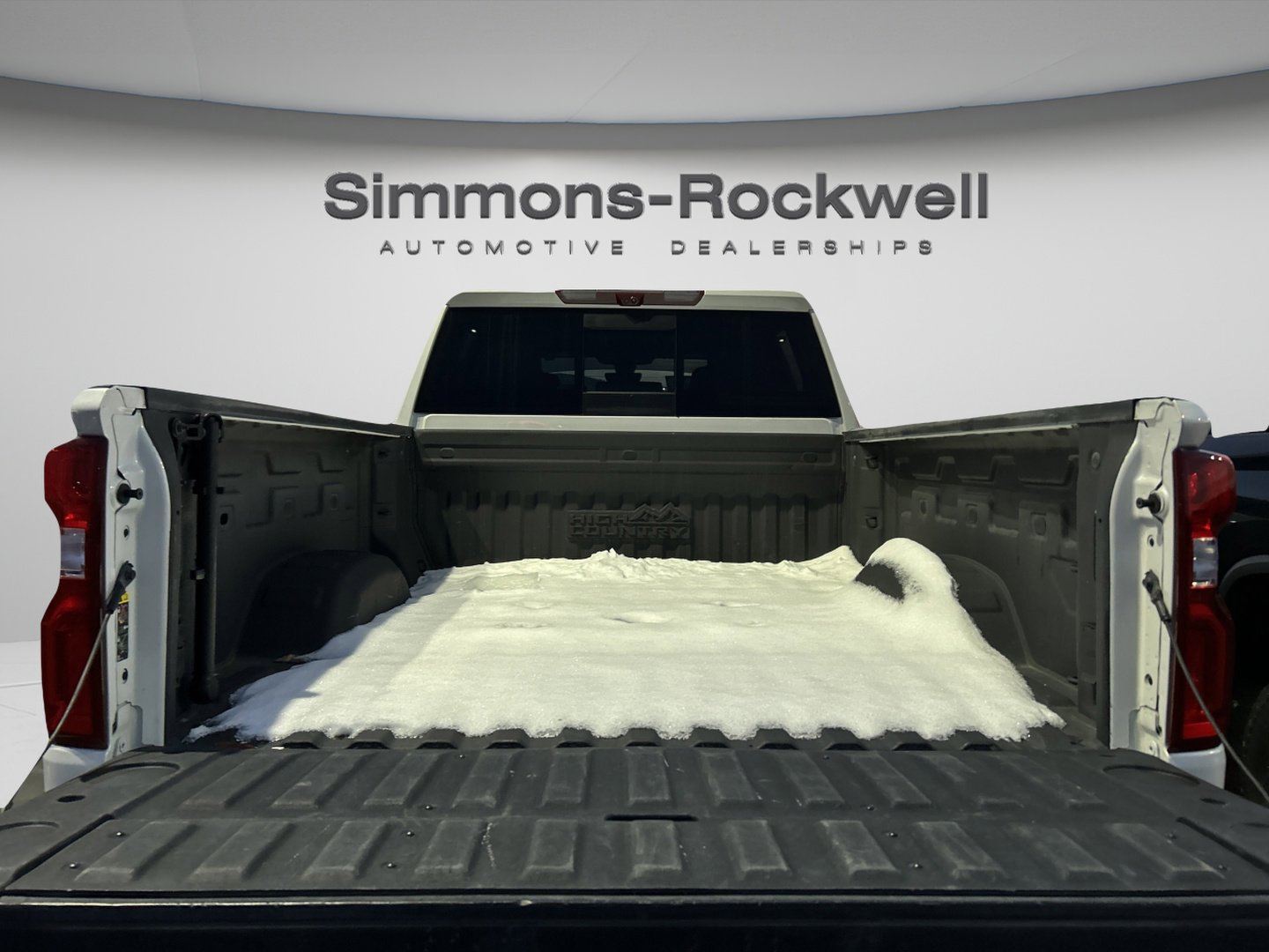 Used 2023 Chevrolet Silverado 2500 High Country w/ Z71 Off-Road Package image 8