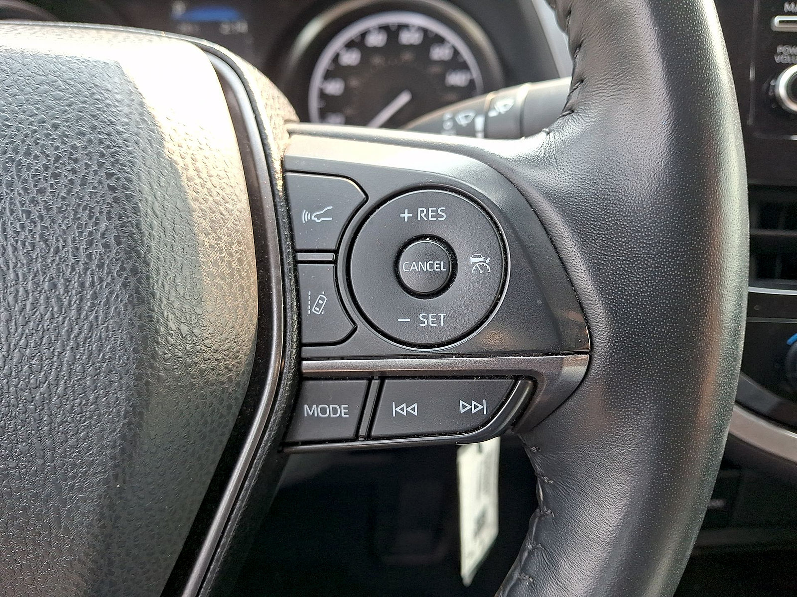 Used 2024 Toyota Camry SE FWD image 18