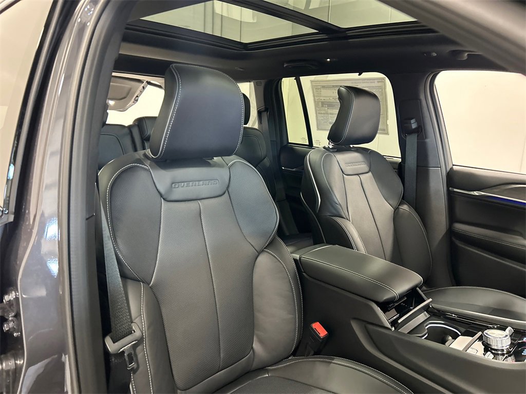 New 2025 Jeep Grand Cherokee Overland w/ Adv Protech Group III image 34
