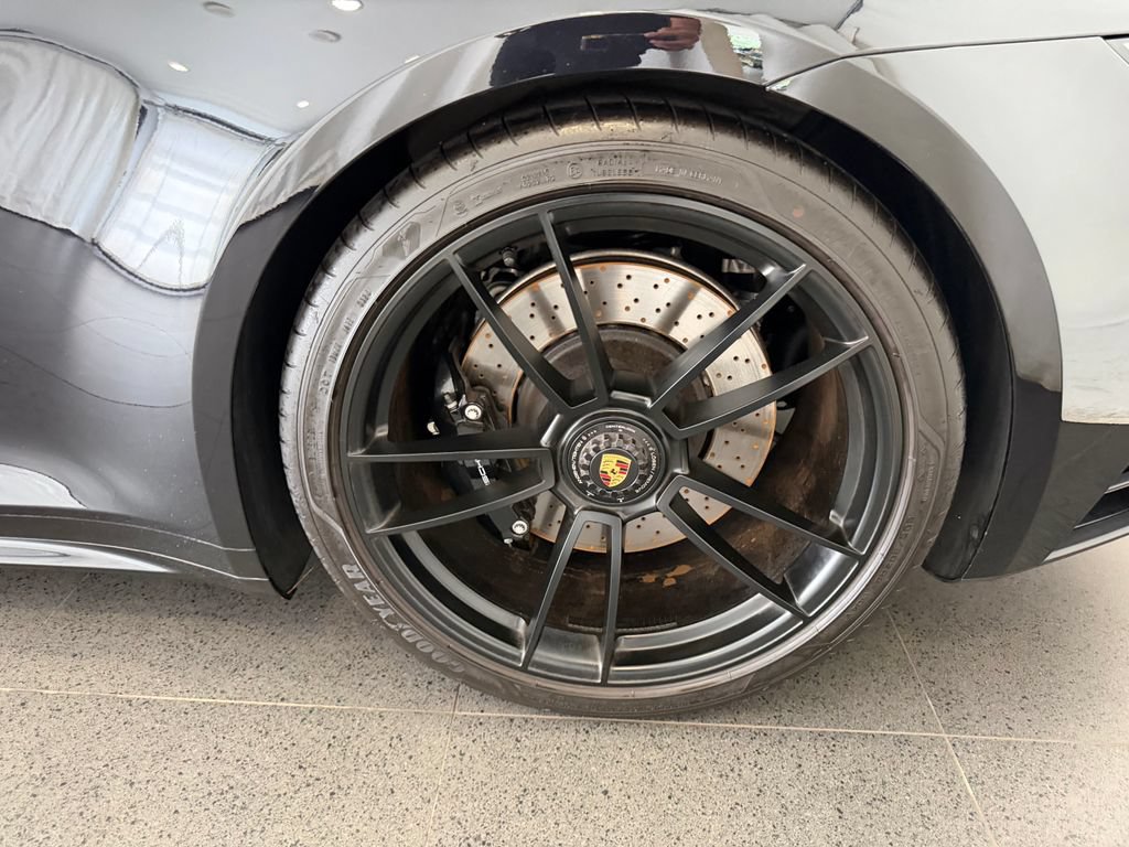 Certified 2024 Porsche 911 Carrera 4 GTS AWD/4WD image 11