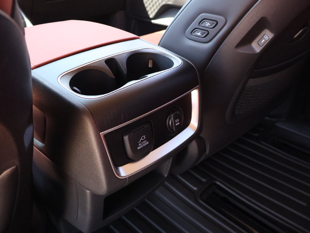 New 2027 Kia Carnival SX w/ Dark Edition Package FWD image 17
