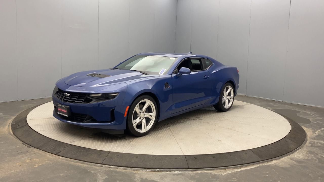 Used 2023 Chevrolet Camaro LT RWD image 9