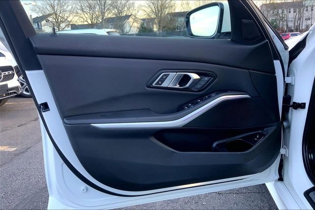 Used 2020 BMW 330i xDrive Sedan w/ Convenience Package image 18