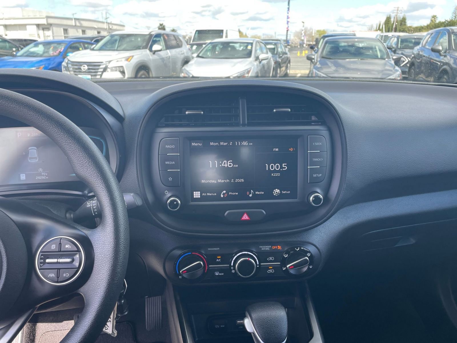 Used 2025 Kia Soul LX w/ LX Technology Package image 17