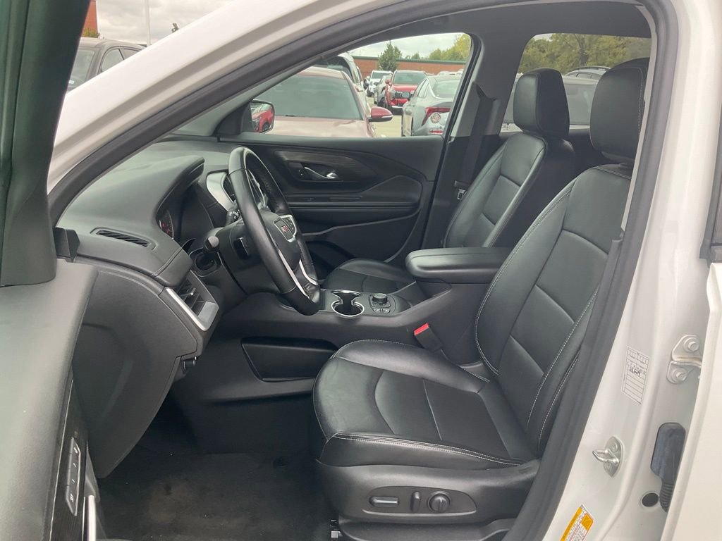 Used 2024 GMC Terrain SLT image 13
