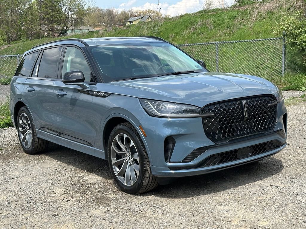 New 2026 Lincoln Aviator AWD image 30