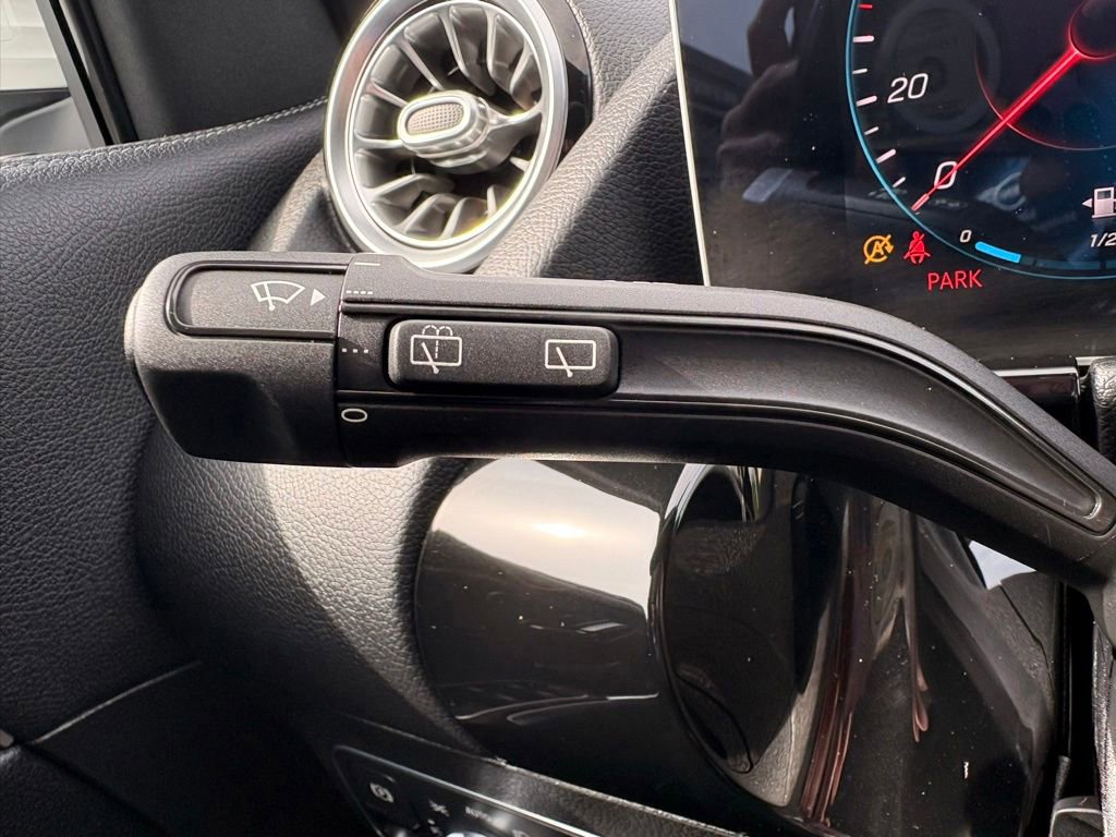 Used 2021 Mercedes-Benz GLA 250 4MATIC image 34