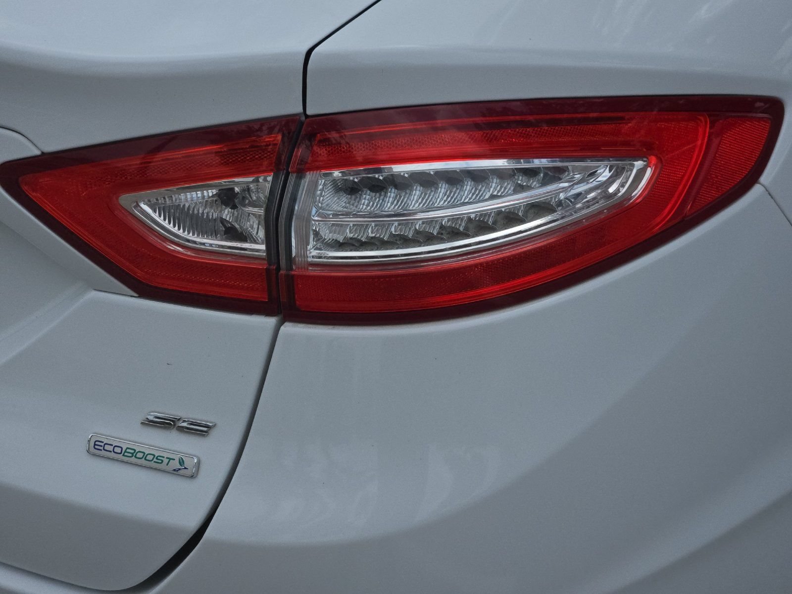 Used 2015 Ford Fusion SE FWD image 22