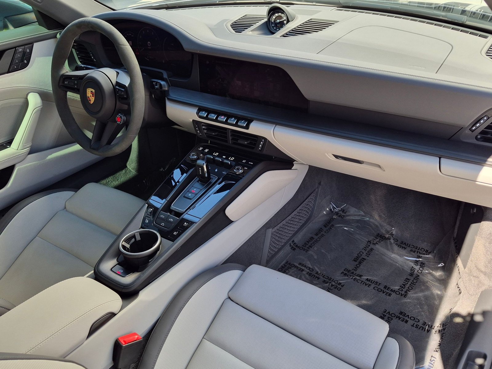 Certified 2025 Porsche 911 Carrera GTS RWD image 27