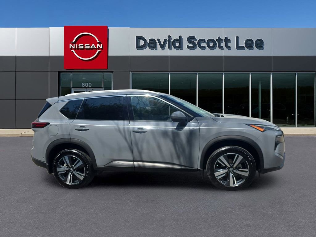 Used 2024 Nissan Rogue SL image 4