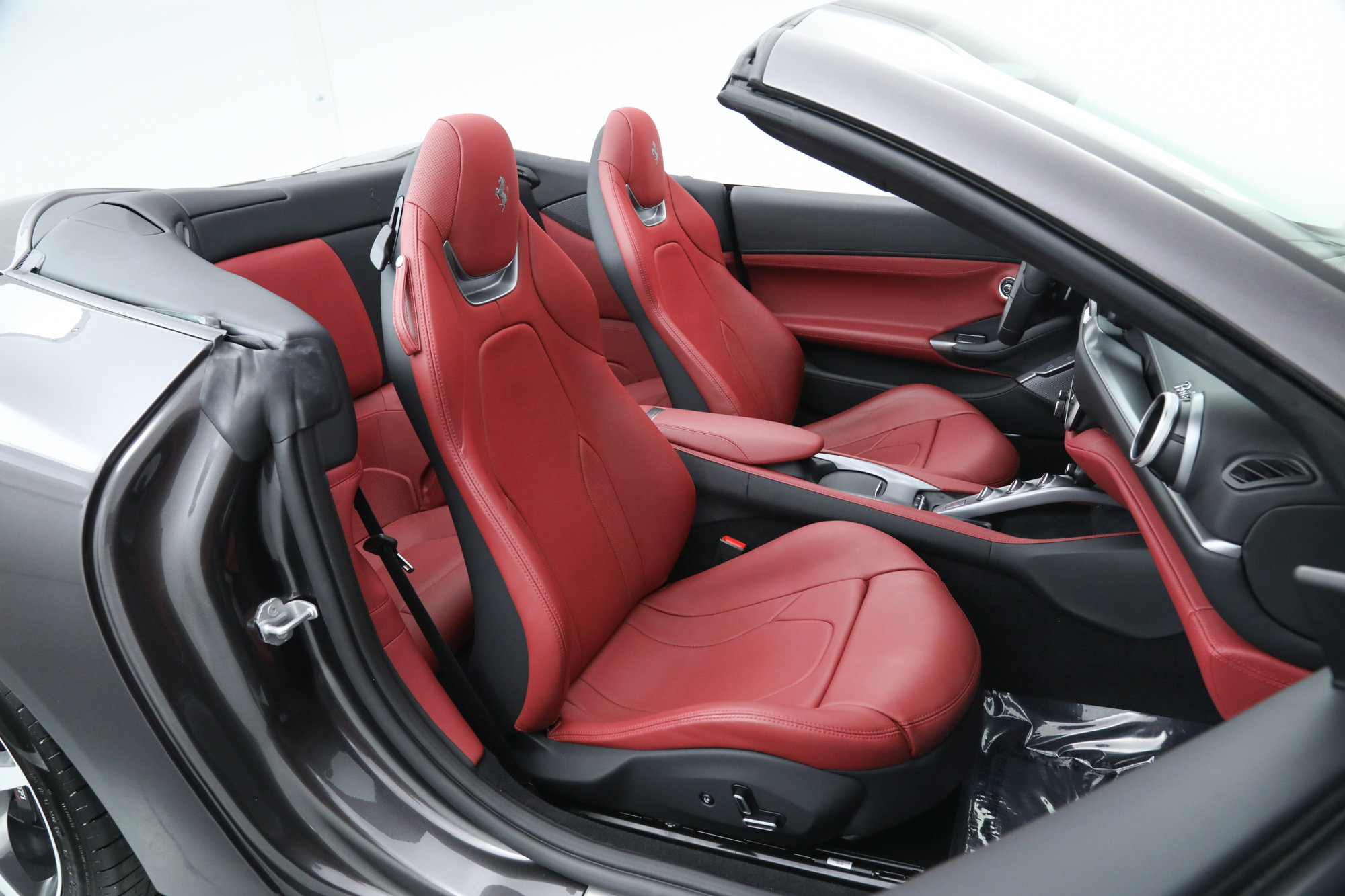 Certified 2023 Ferrari Portofino M image 23