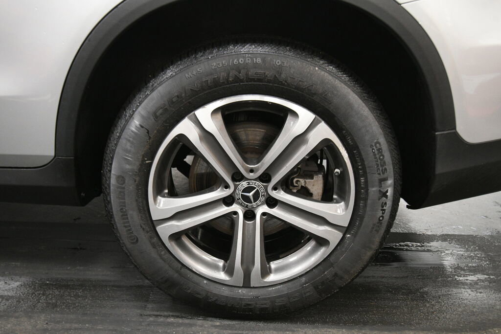 Used 2019 Mercedes-Benz GLC 300 4MATIC image 33