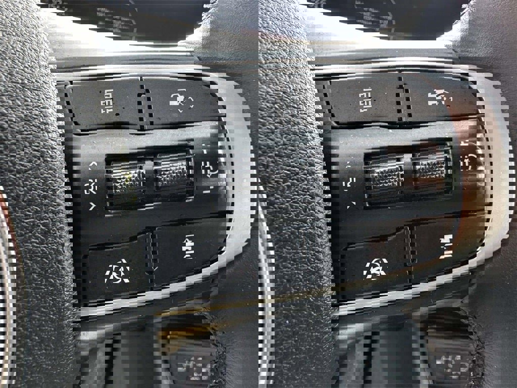 Certified 2025 Kia K5 GT w/ GT1 Package image 32