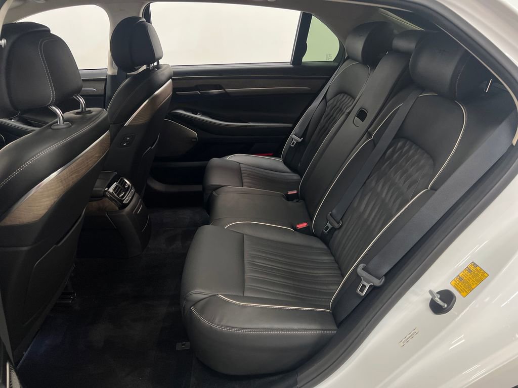 Used 2021 Genesis G90 3.3T Premium RWD image 27
