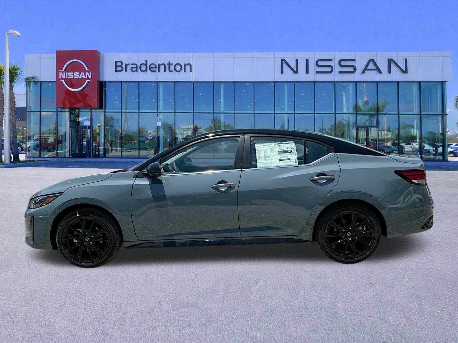 New 2025 Nissan Sentra SR w/ Midnight Edition image 3