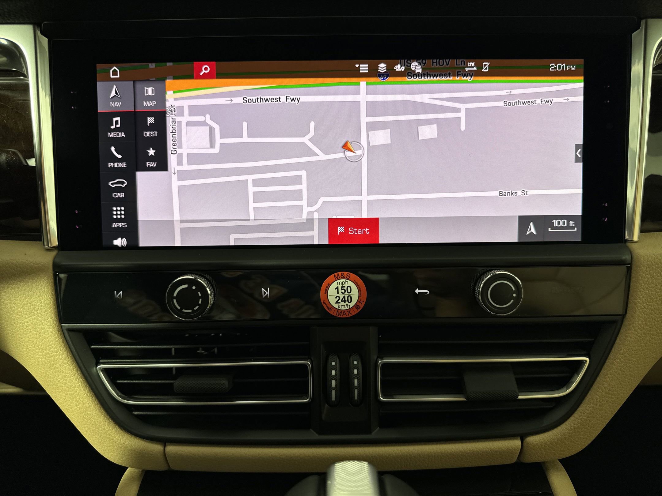 Certified 2025 Porsche Macan image 19