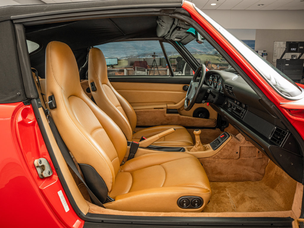 Used 1995 Porsche 911 Carrera RWD image 55
