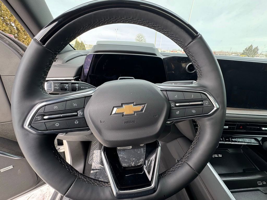 Used 2025 Chevrolet Suburban High Country image 19