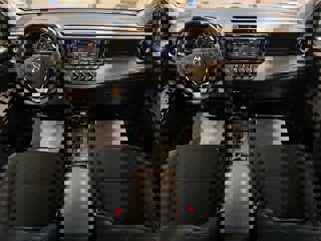 Used 2016 Toyota RAV4 LE image 13