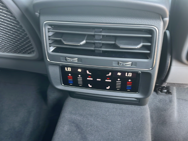 New 2026 Audi SQ7 Prestige AWD/4WD image 12