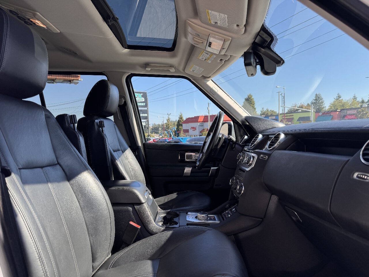 Used 2016 Land Rover LR4 HSE LUX AWD/4WD image 15