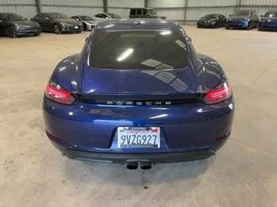 Used 2021 Porsche 718 Cayman image 11