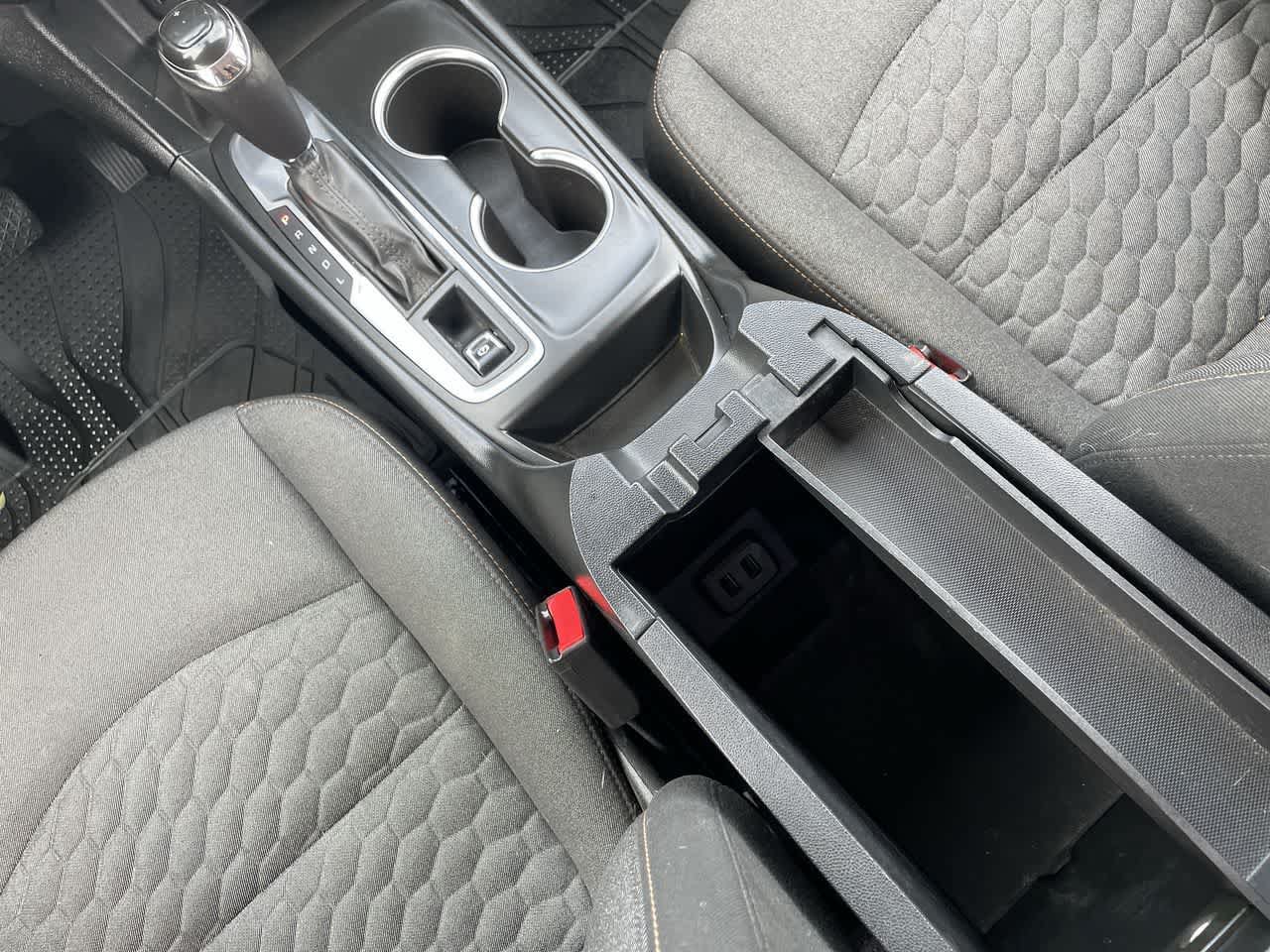 Used 2018 Chevrolet Equinox LT w/ Sun & Infotainment Package FWD image 24