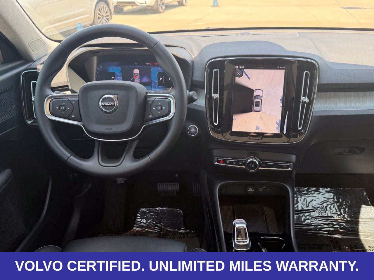 Certified 2026 Volvo XC40 B5 Plus AWD/4WD image 15