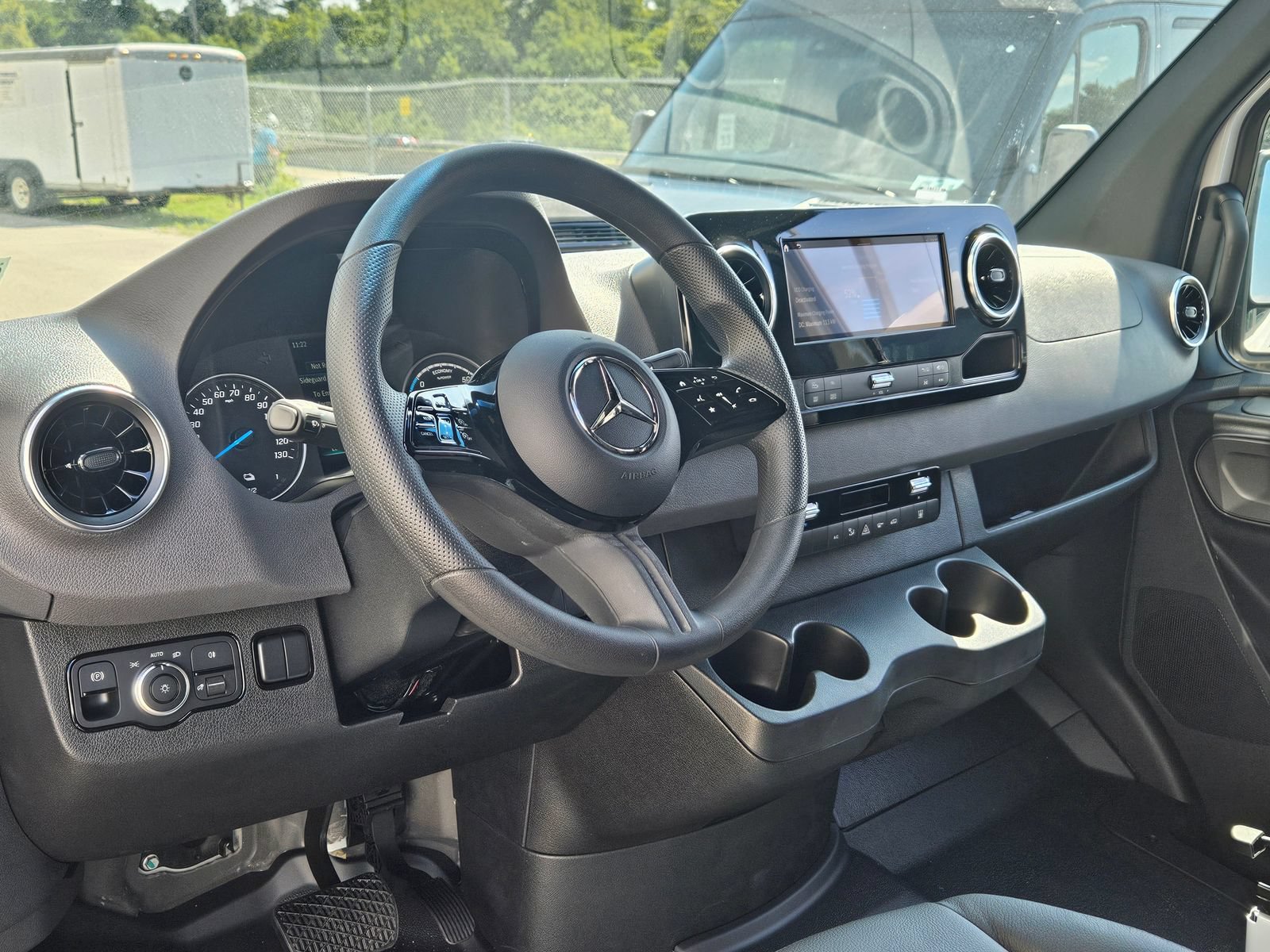 New 2025 Mercedes-Benz eSprinter 170 Cargo image 16