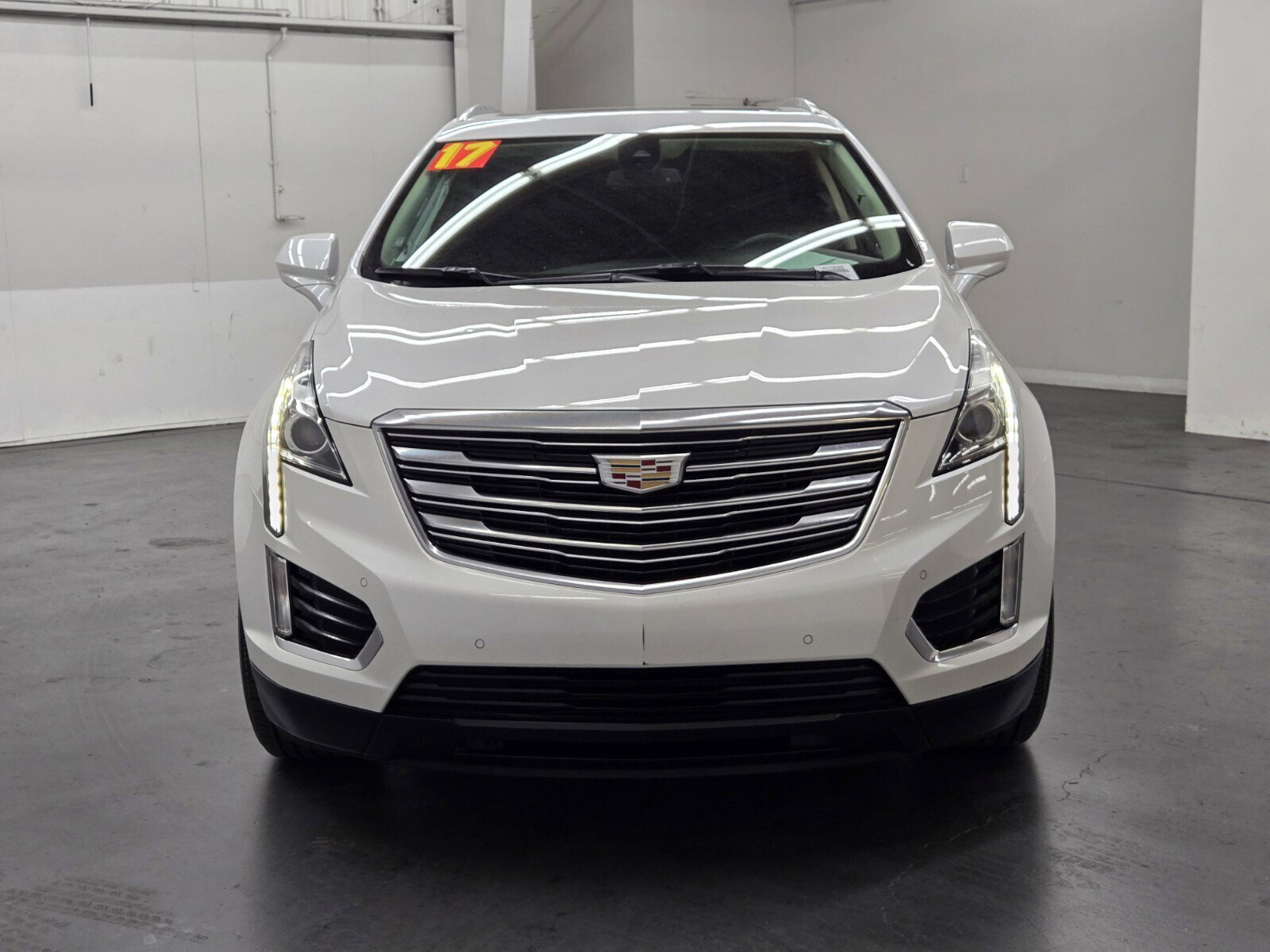 Used 2017 Cadillac XT5 Luxury w/ Driver Awareness Package AWD/4WD image 5