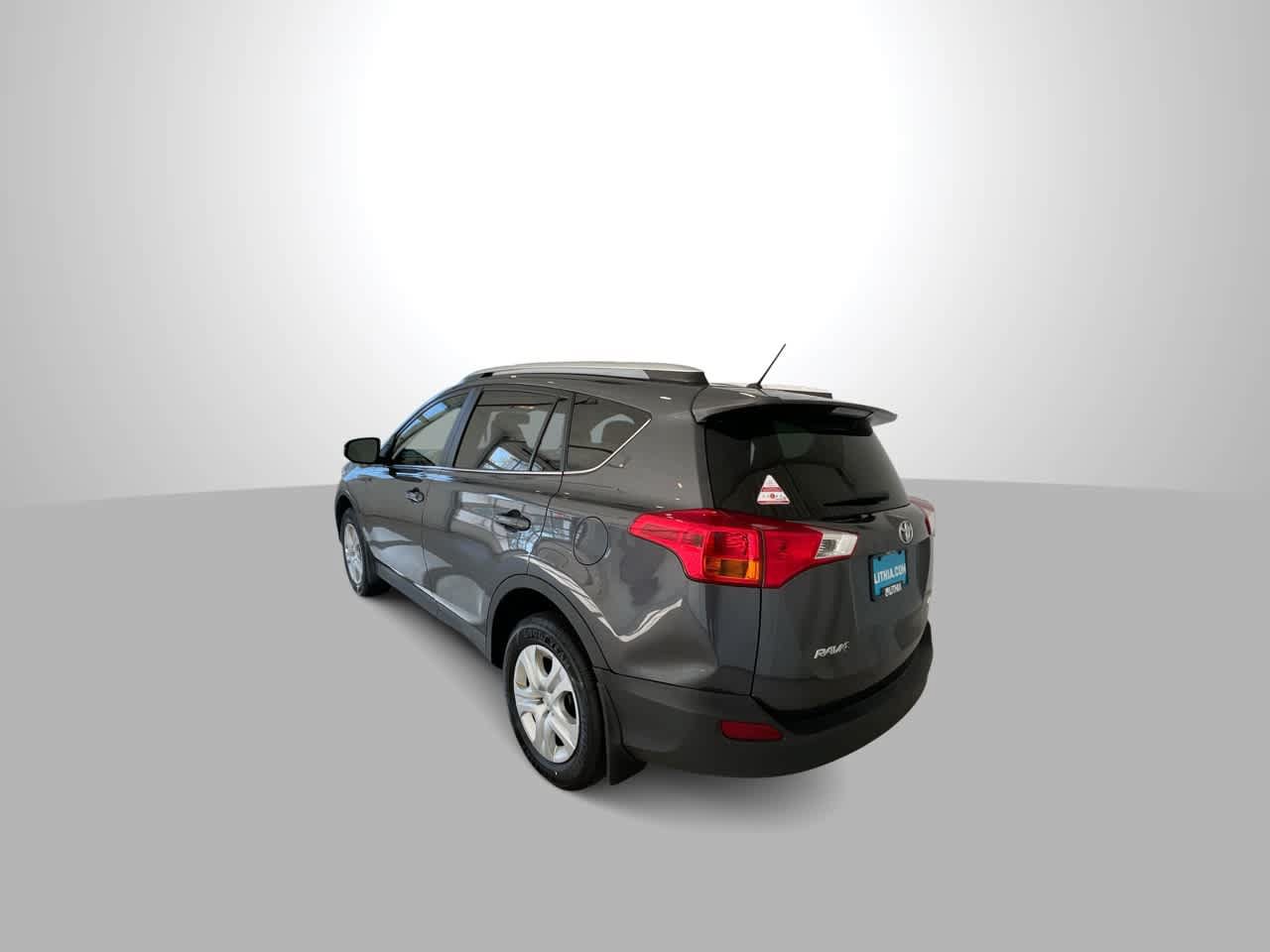 Used 2013 Toyota RAV4 LE AWD/4WD image 6
