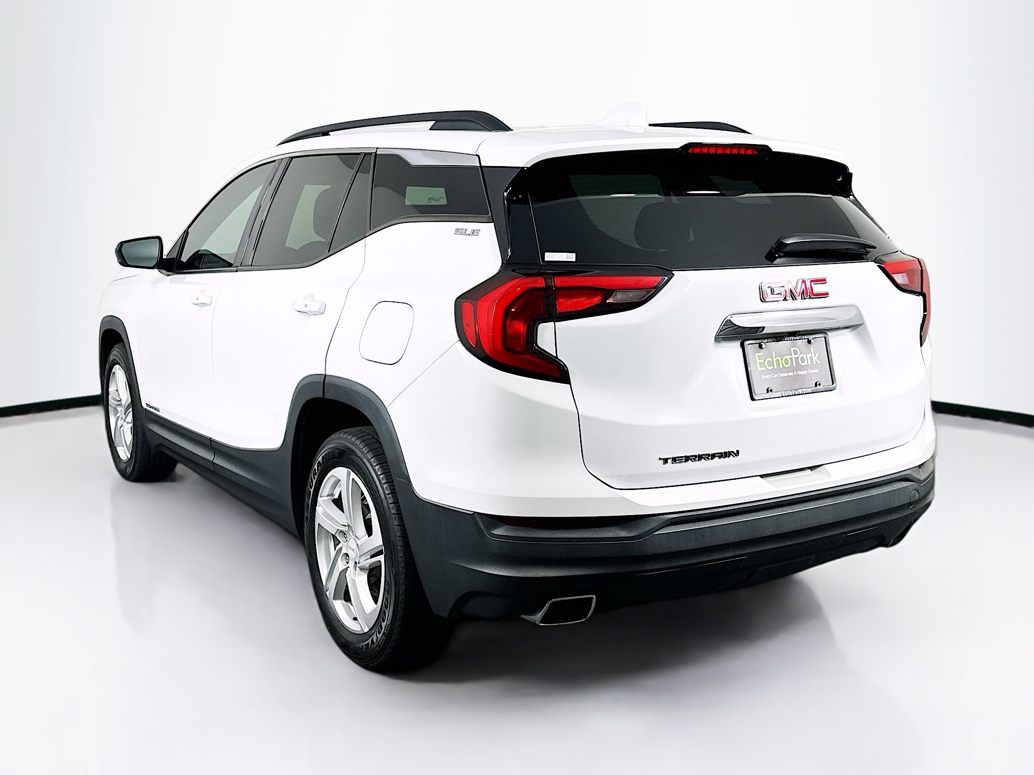 Used 2018 GMC Terrain SLE w/ Driver Convenience Package FWD image 5