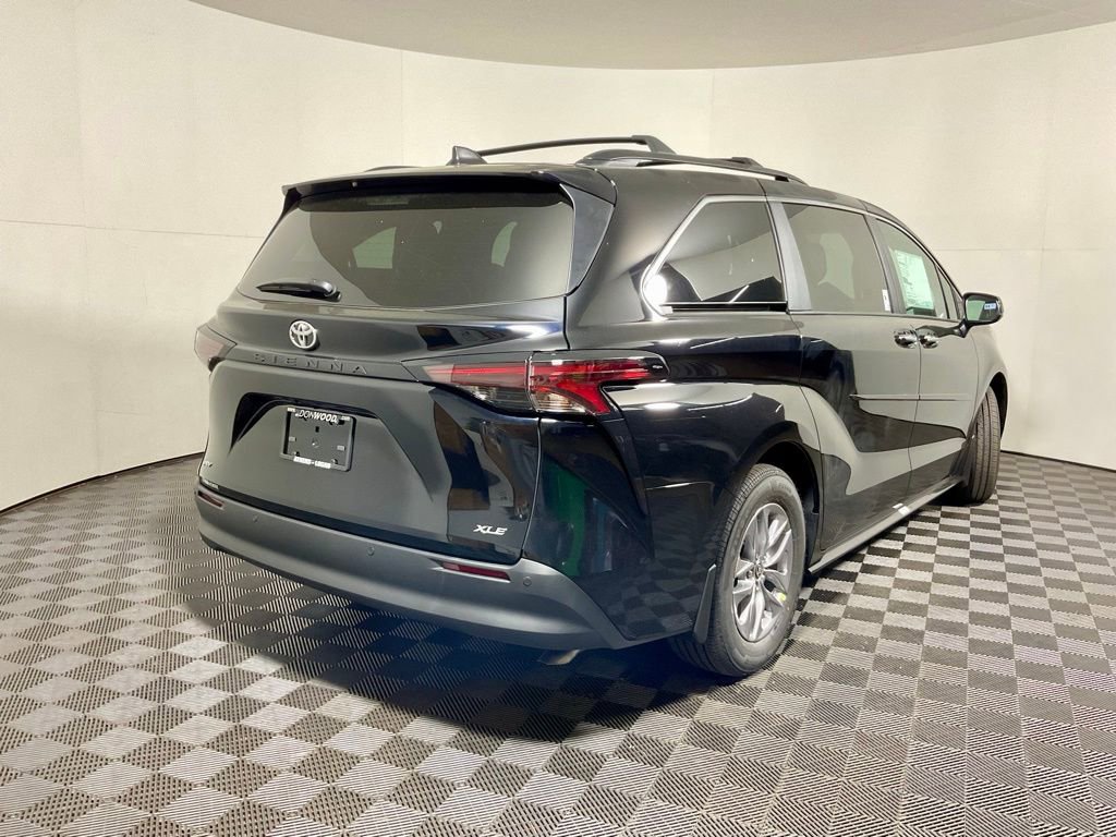 New 2026 Toyota Sienna XLE image 17