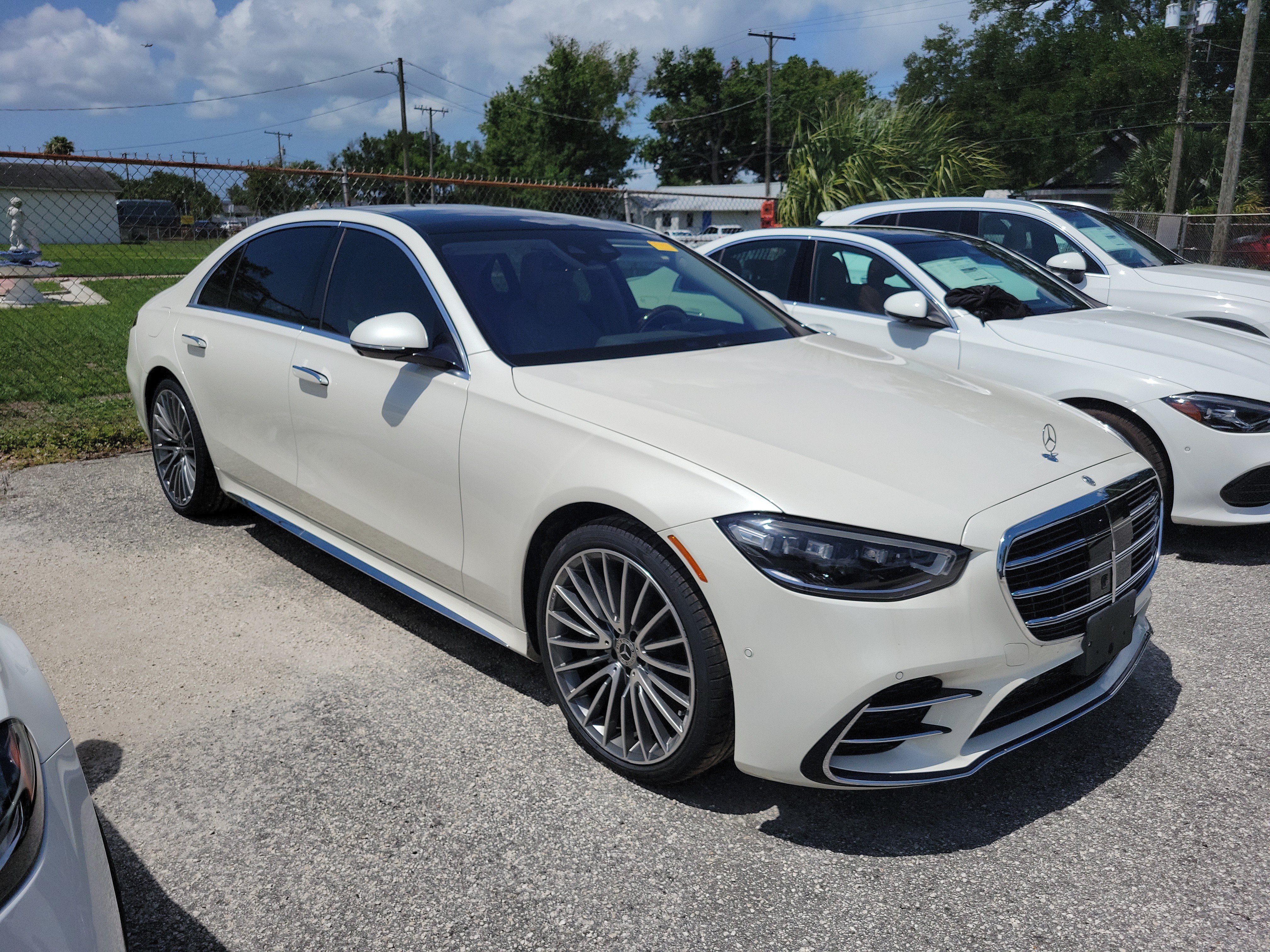 Certified 2022 Mercedes-Benz S 500 4MATIC image 2