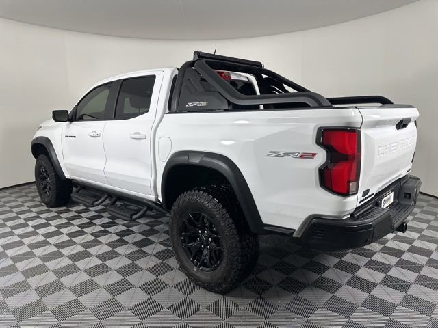 Used 2025 Chevrolet Colorado ZR2 w/ Midnight Edition image 5