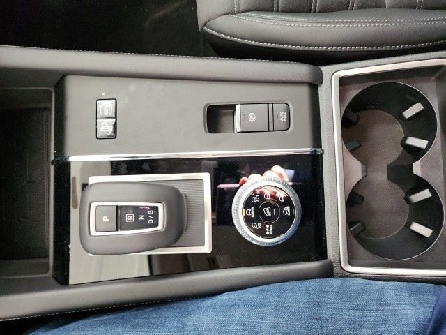 Used 2023 Mitsubishi Outlander SE AWD/4WD image 35