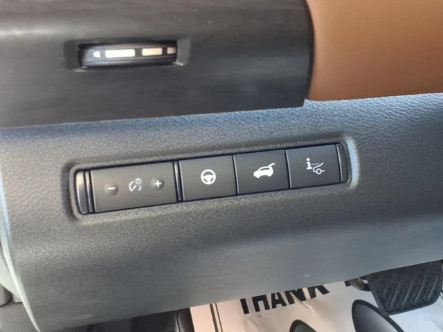 New 2026 Nissan Pathfinder Platinum AWD/4WD image 12