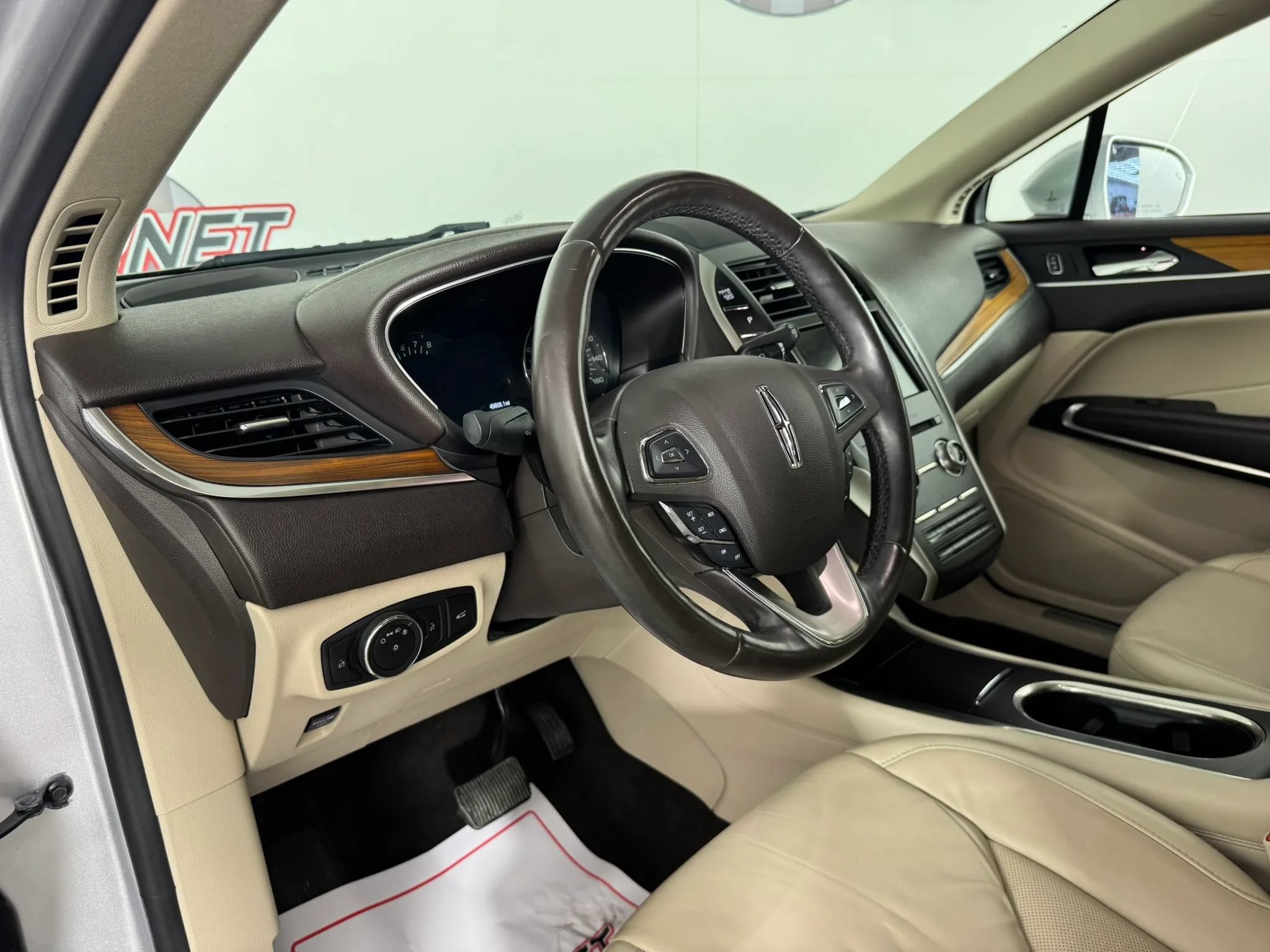 Used 2019 Lincoln MKC Select w/ Select Plus Package AWD/4WD image 10