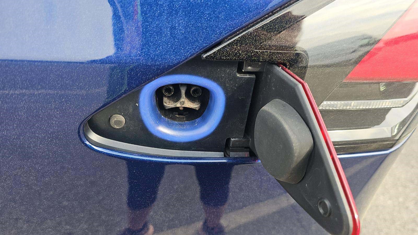 Used 2019 Tesla Model X Long Range image 19