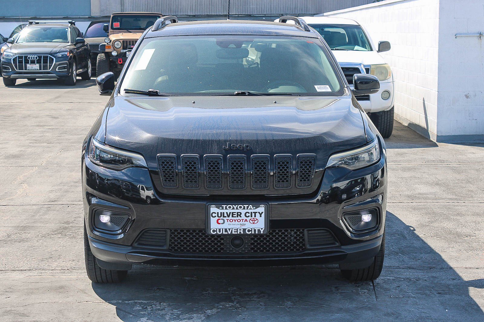 Used 2021 Jeep Cherokee Latitude Plus image 2