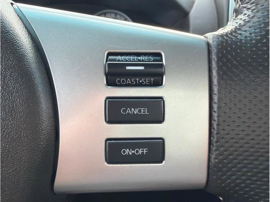 Used 2014 Nissan Frontier PRO-4X AWD/4WD image 16