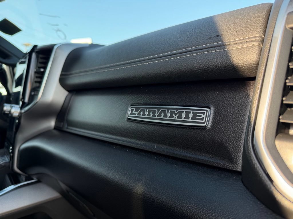 Used 2025 RAM 3500 Laramie AWD/4WD image 37
